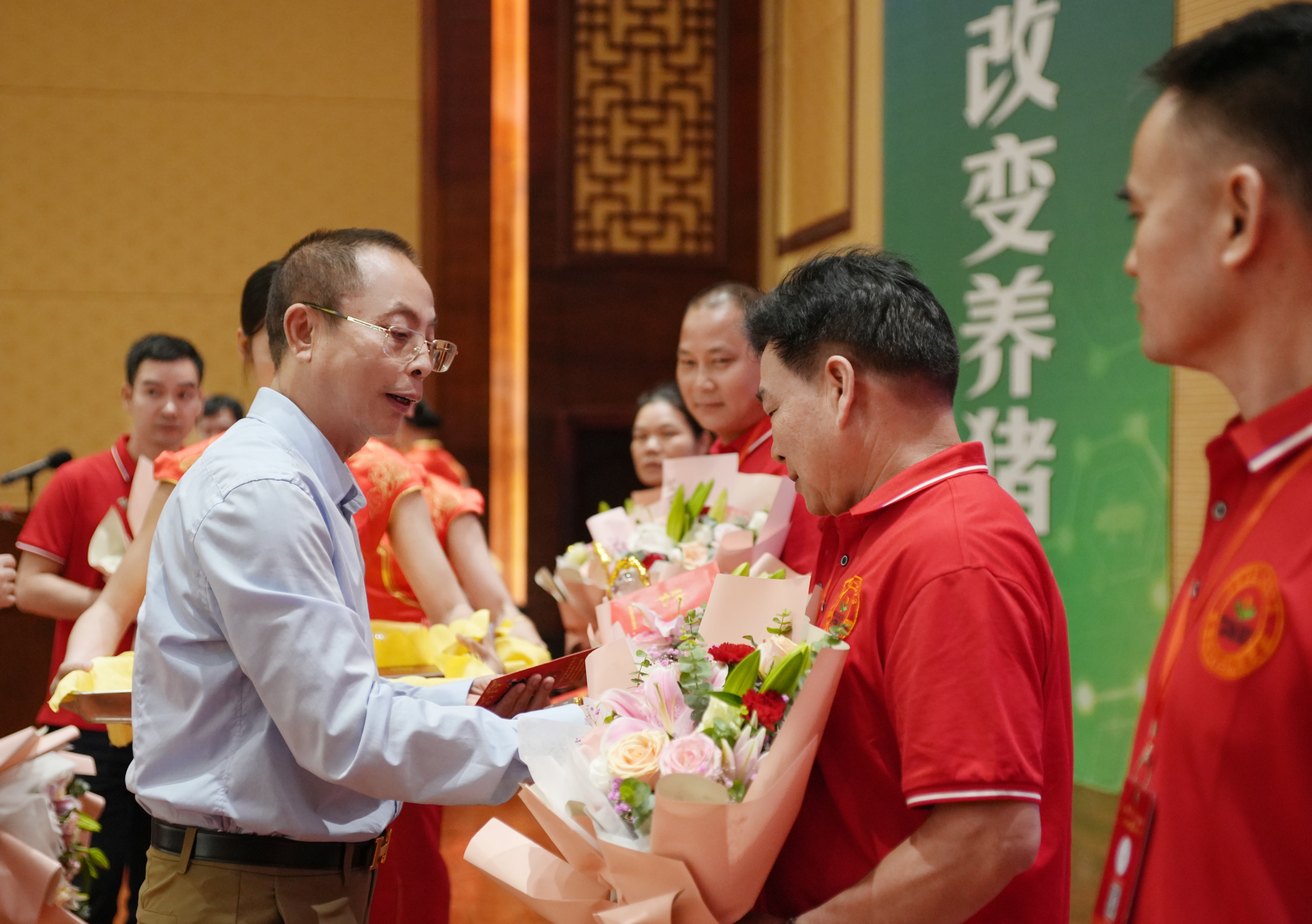 祝贺贵港瑞康成立 25 周年！未来扬翔饲料销售剑指 1000 万吨！